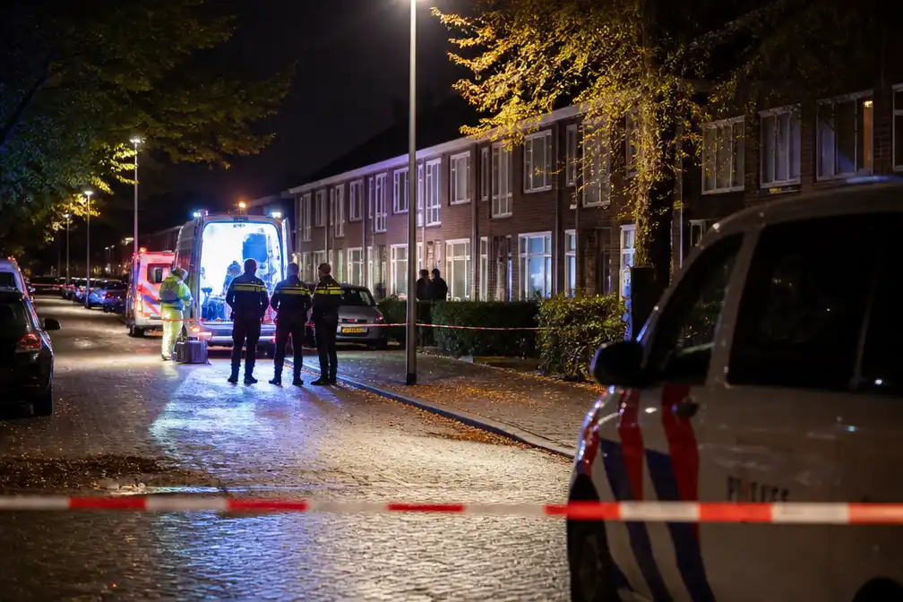 Mogelijk explosief gevonden aan Schillingdijk in Amsterdam Nieuw-West, tien woningen ontruimd
