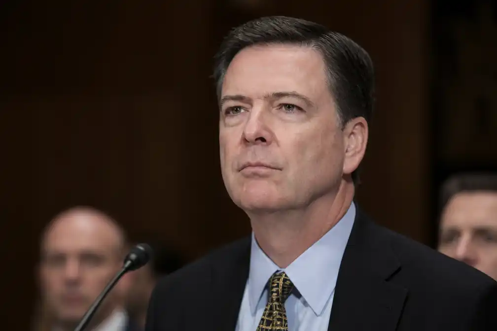 Justitie VS klaagt James Comey voor derde keer aan wegens vermeende lekken
