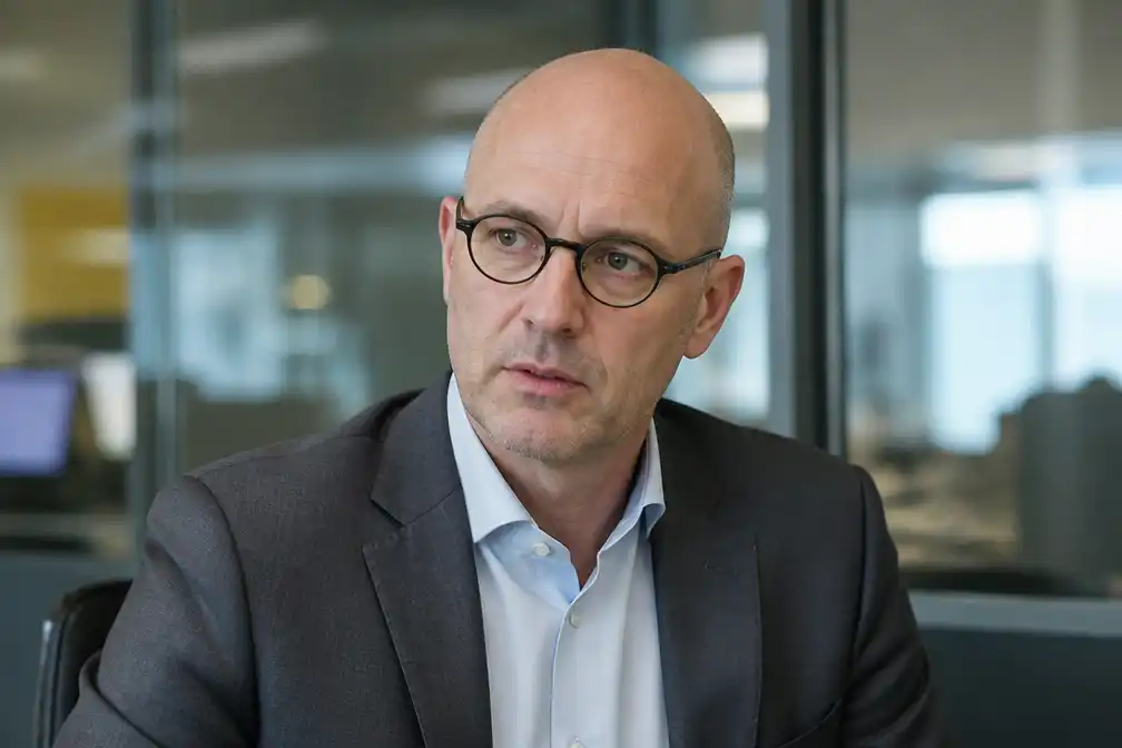 Infrabel-CEO Benoît Gilson opnieuw onder vuur om dure YouTube-vlogs met amper kijkers