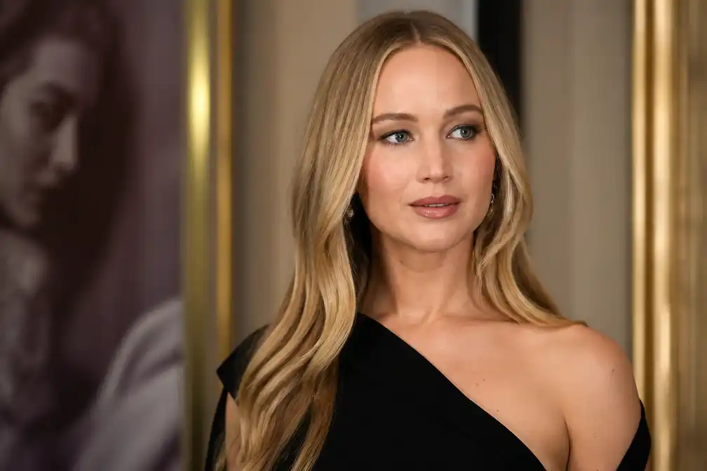 Jennifer Lawrence bevestigt borstlift: "Ik wil een sexy moeder zijn"