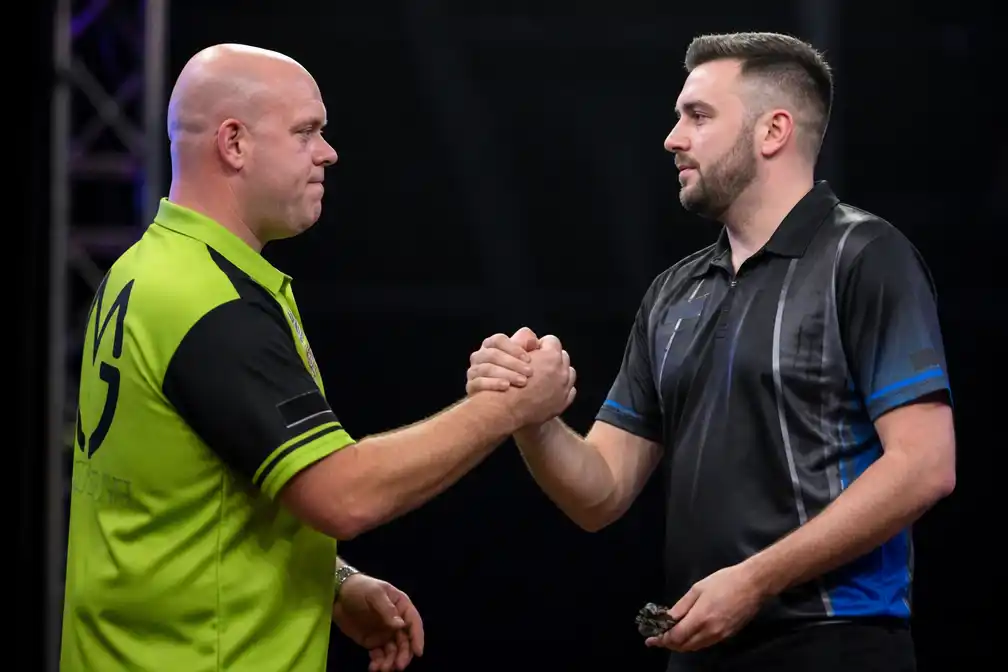 Van Gerwen uitgeschakeld op Players Championship 31 in Den Bosch door Kevin Doets