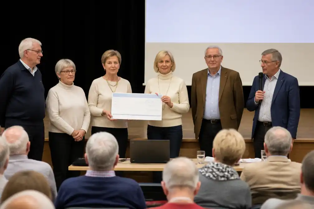 Neos Dendermonde overhandigt cheque van 1.000 euro aan Het Laar