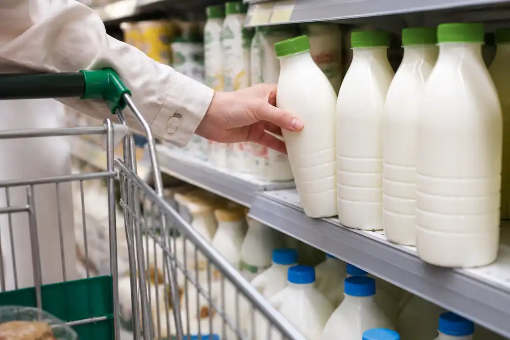 Supermarkten willen geen statiegeldflessen voor zuivel inzamelen