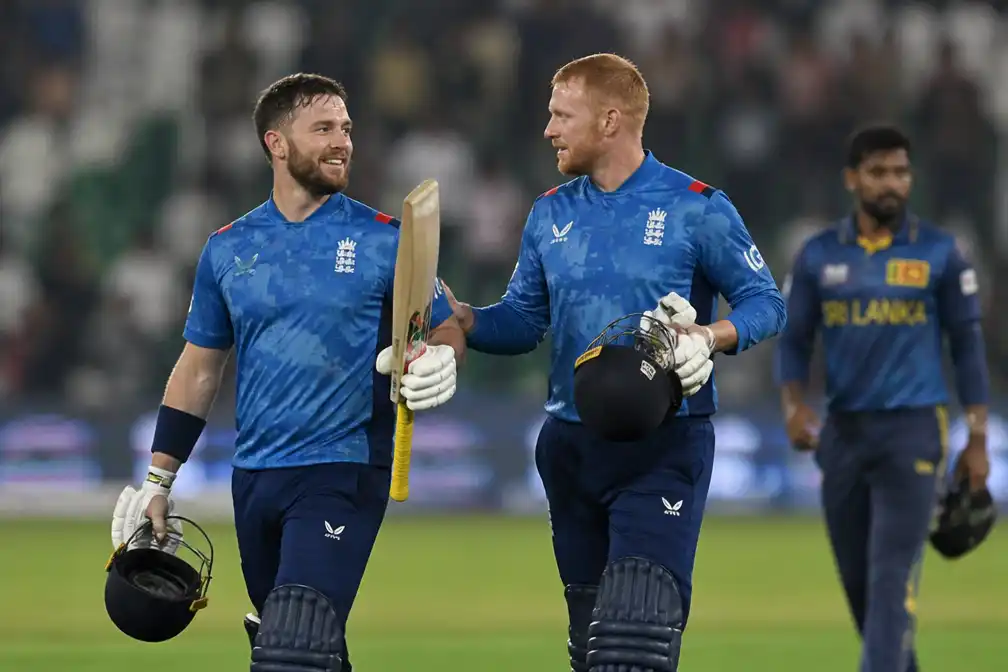 Duckett (167) en Dawson (vier wickets) bezorgen Engeland troostzege op Sri Lanka