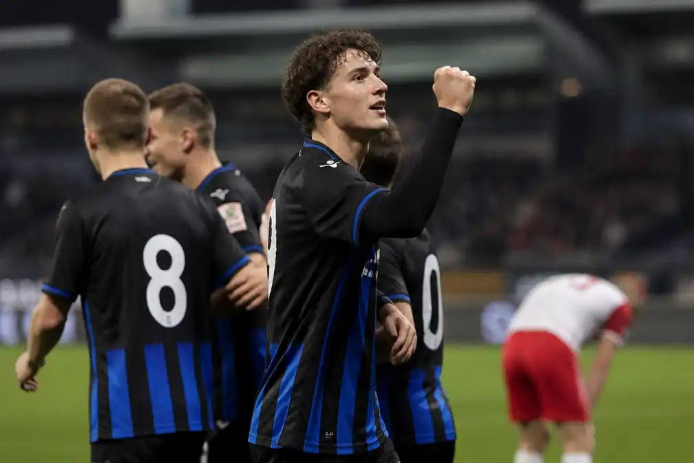 Club Brugge leidt met 3-1 bij Zulte Waregem na treffer Tresoldi