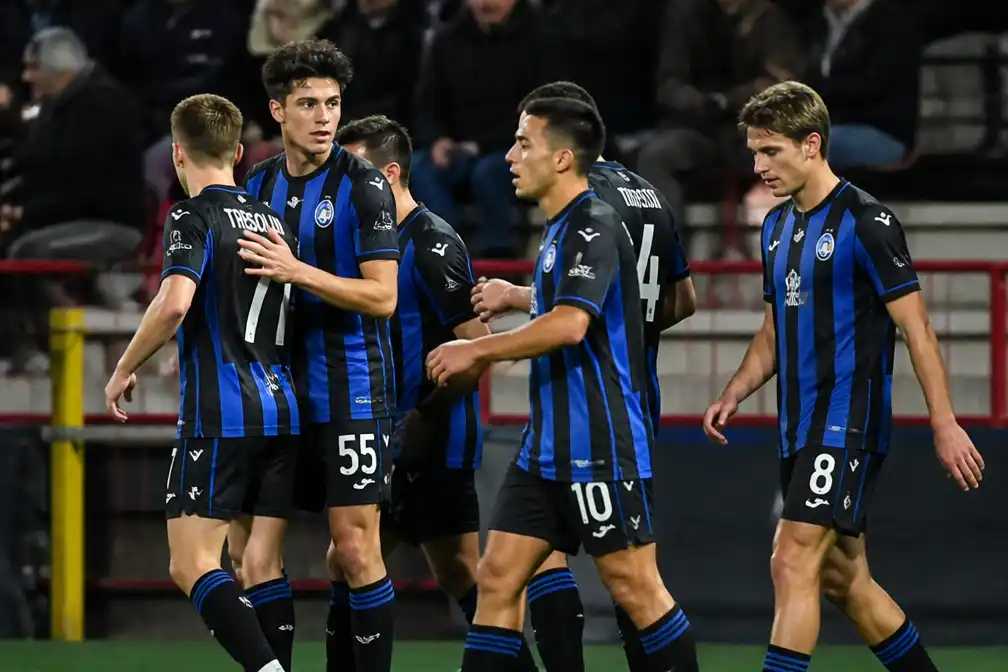 Club Brugge wint met 4-2 op Zulte Waregem en is koploper voor PSV-trip
