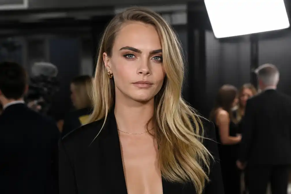 Cara Delevingne stelde muziekcarrière uit door verslavingsproblemen