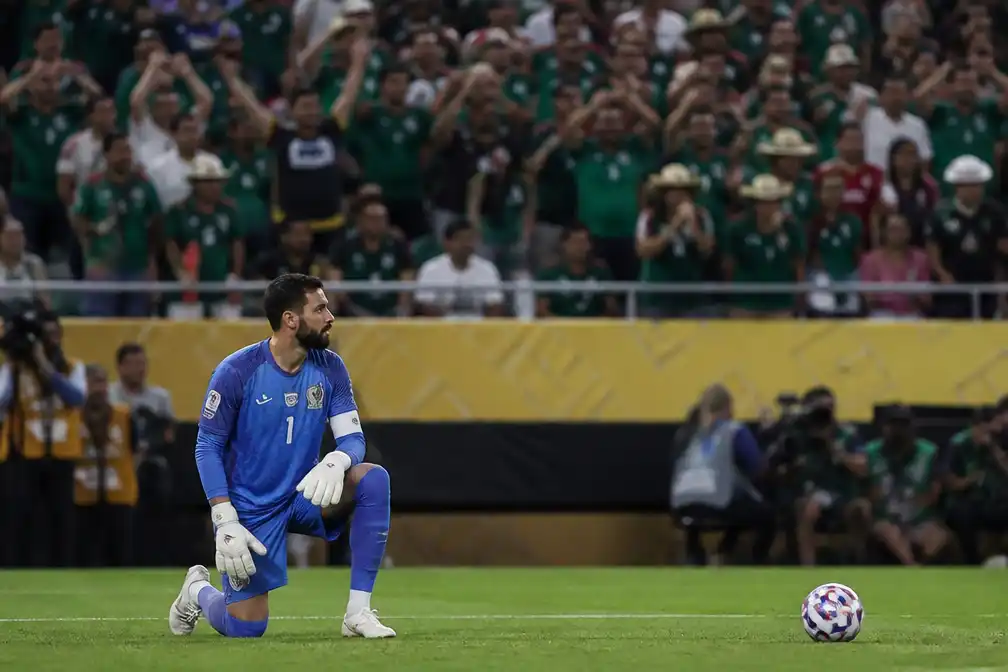 Mexicaanse fans scanderen homofobe leuzen naar Ecuador-doelman ondanks eerdere FIFA-straf