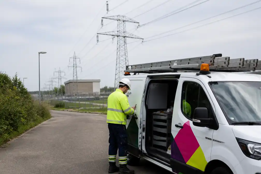 Enexis schakelt tijdelijk stroom uit voor 18.000 huishoudens in Tilburg om overbelasting te voorkomen