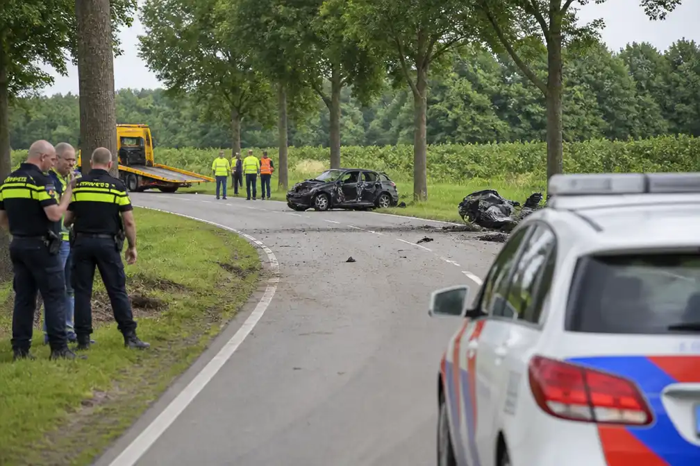 Vier doden bij eenzijdig ongeluk in Heibloem, een was boer uit tv-programma