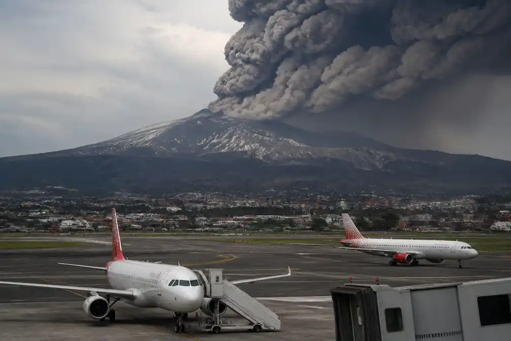Uitbarsting Etna verstoort vluchten op luchthaven Catania tot dinsdagochtend