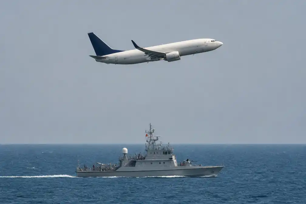 Boeing 737-vrachtvliegtuig met vijf bemanningsleden vermist boven Arabische Zee