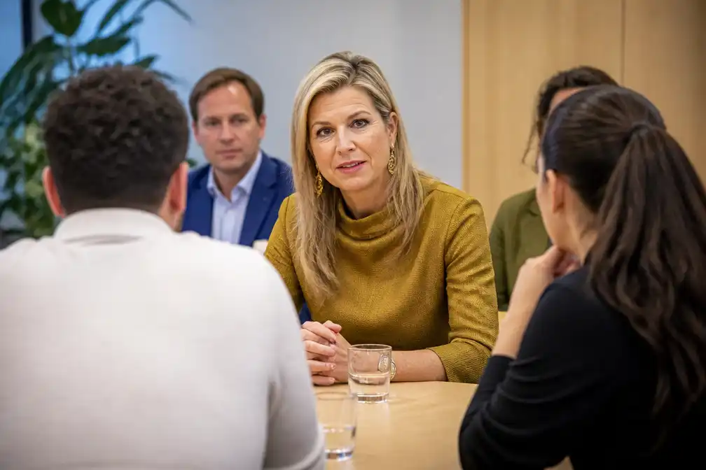 Koningin Máxima bezoekt Amsterdam voor gesprekken over schuldhulp