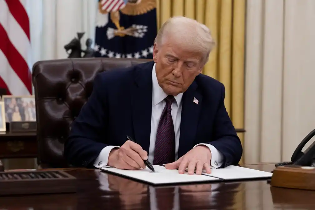 Trump ontslaat resterende EAC-commissarissen vier maanden voor midterms