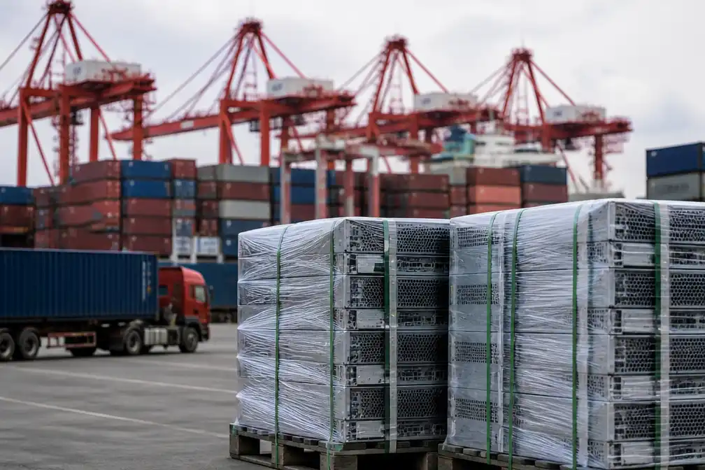 Chinese export stijgt in juni sterker dan verwacht door AI-chipvraag ondanks Midden-Oosten verstoringen