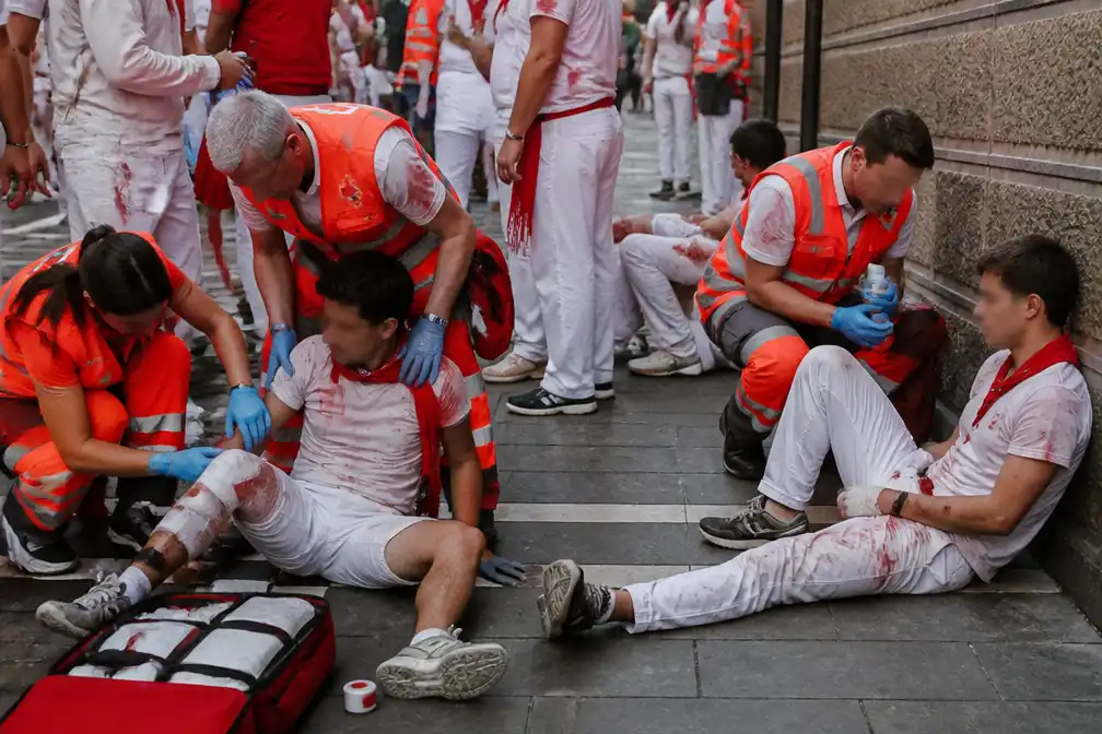 Tientallen gewonden bij stierenrennen in Pamplona op slotdag San Fermín