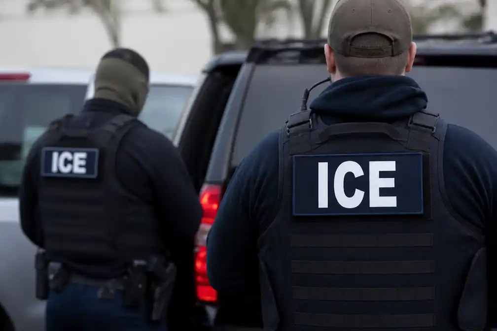 ICE moet meeste autostops staken na twee dodelijke schietpartijen