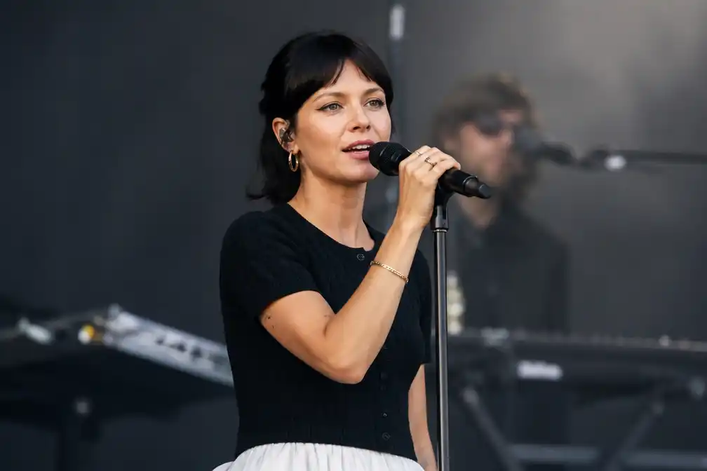 Lily Allen verkleint een aantal optredens Amerikaanse tournee