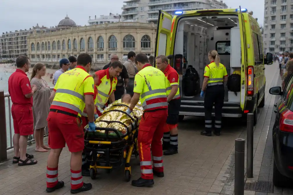 Drie kinderen gered uit zee in Oostende, een naar ziekenhuis