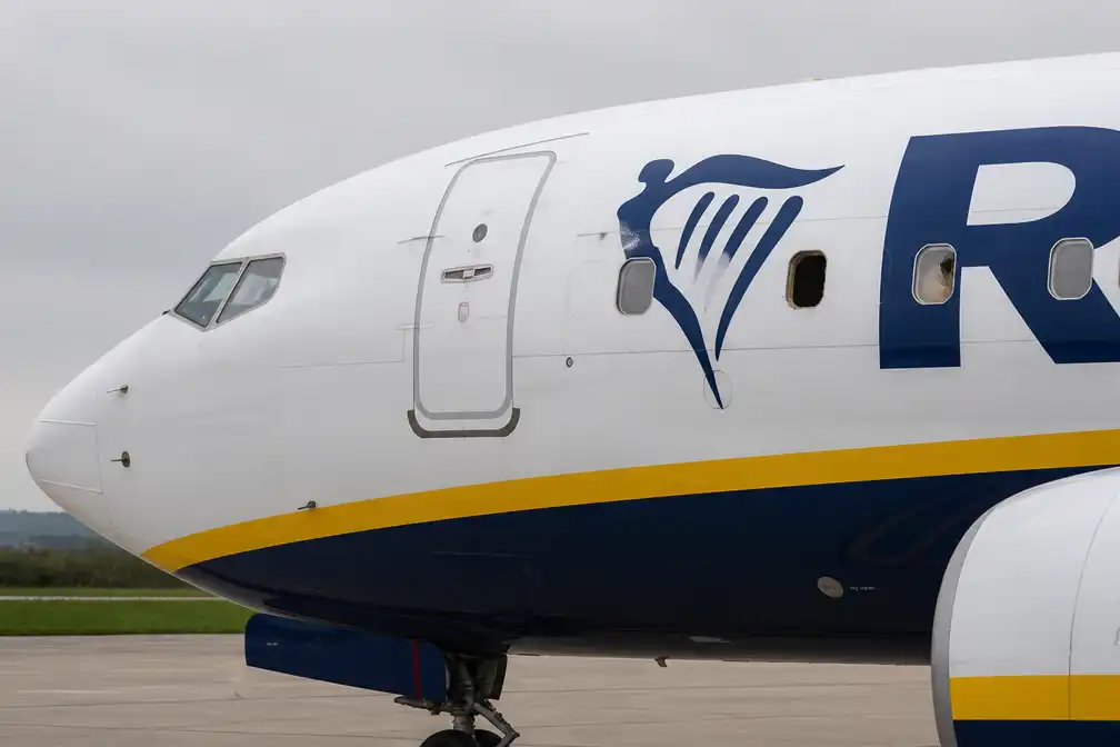 Ryanair: Vliegtuigen veilig na incident met passagier uit raam gezogen