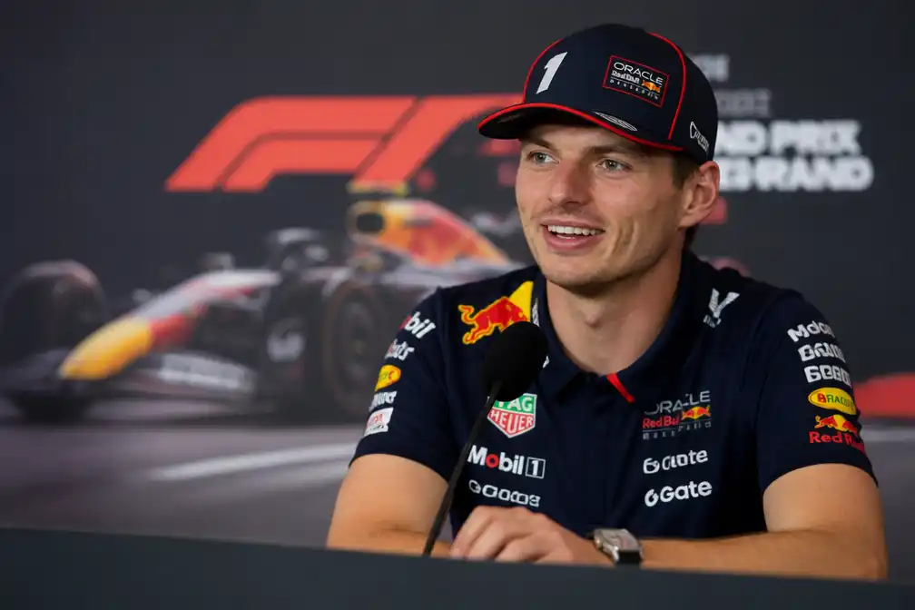 Verstappen grapt over herhaling quote van vorig jaar in Hongarije, ziet stijgende lijn