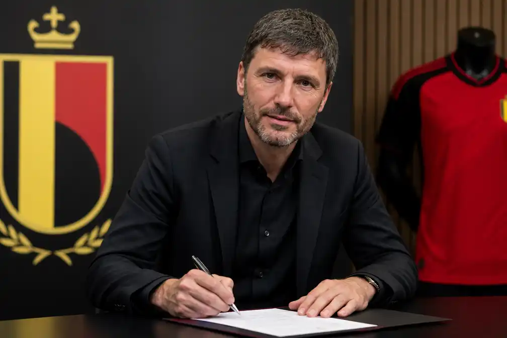 Mark van Bommel officieel bondscoach van België, tekent tot EK 2028