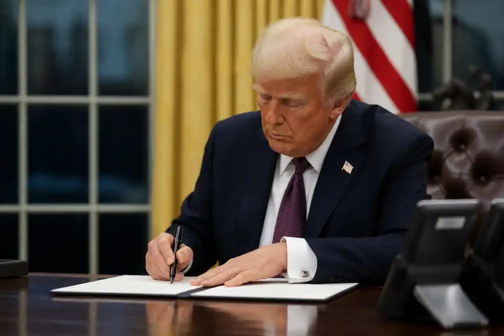 VS-functionarissen geven toe subsidies achter te houden voor staten die niet op Trump stemden