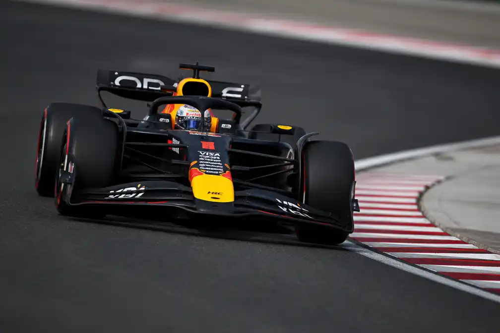 Verstappen zevende in training Hongarije, Norris snelste