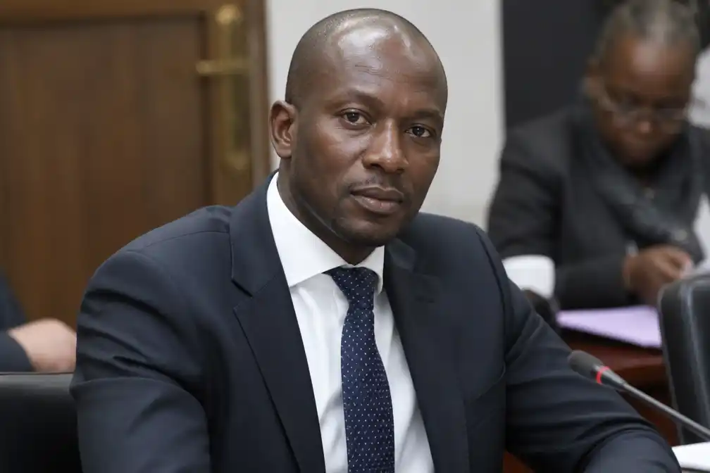 Oud-Belgisch bokskampioen en PS-politicus wordt minister van Jeugd in Guinee