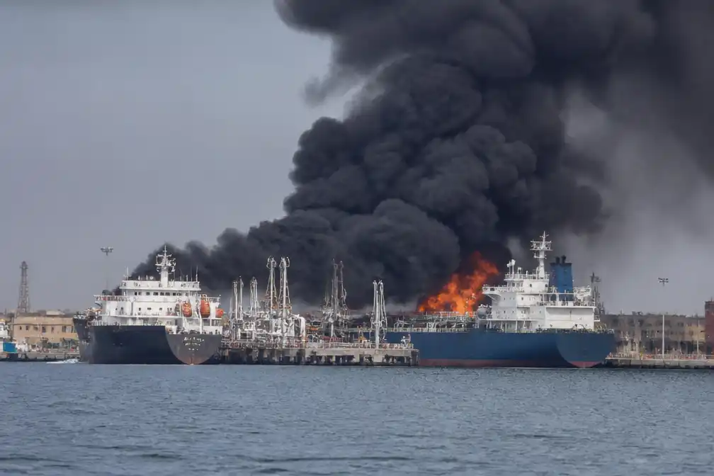 Twee gasschepen in brand in Egyptische haven na vermoedelijke droneaanval