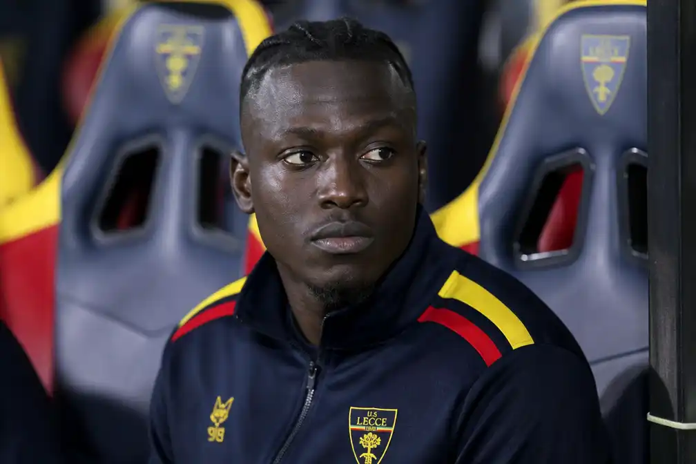 Lameck Banda duikt na twee weken weer op, Lecce woedend